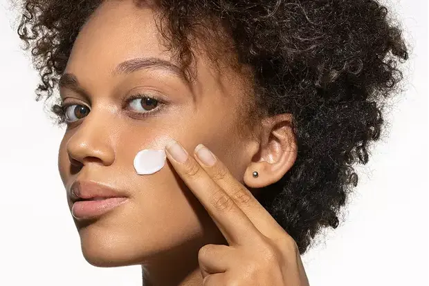 Acure Brightening Day Cream: Achieve Radiant Skin with a Sustainable Solution-The Living Co.