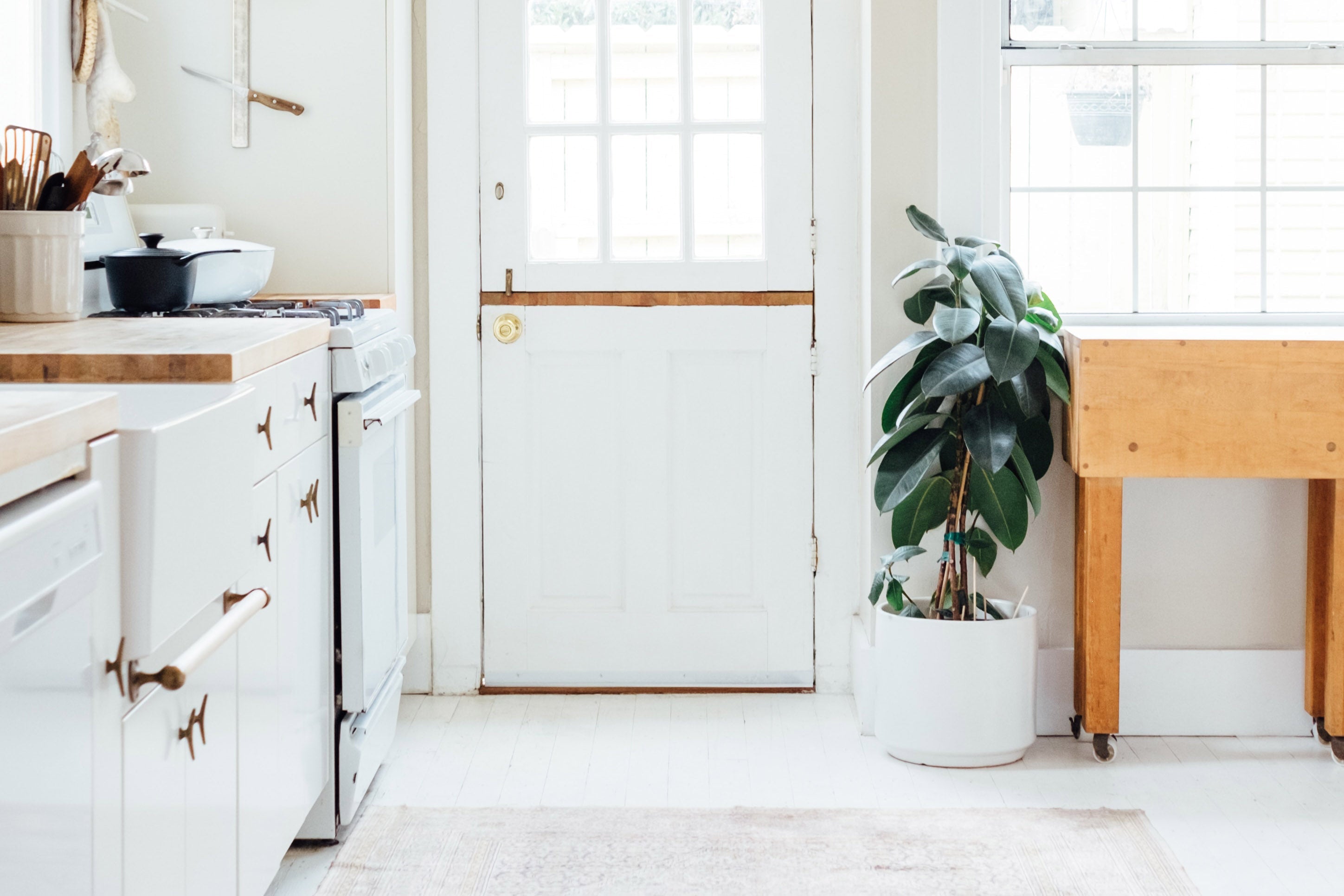Top Natural Cleaning Products for a Safe and Chemical-Free Home-The Living Co.