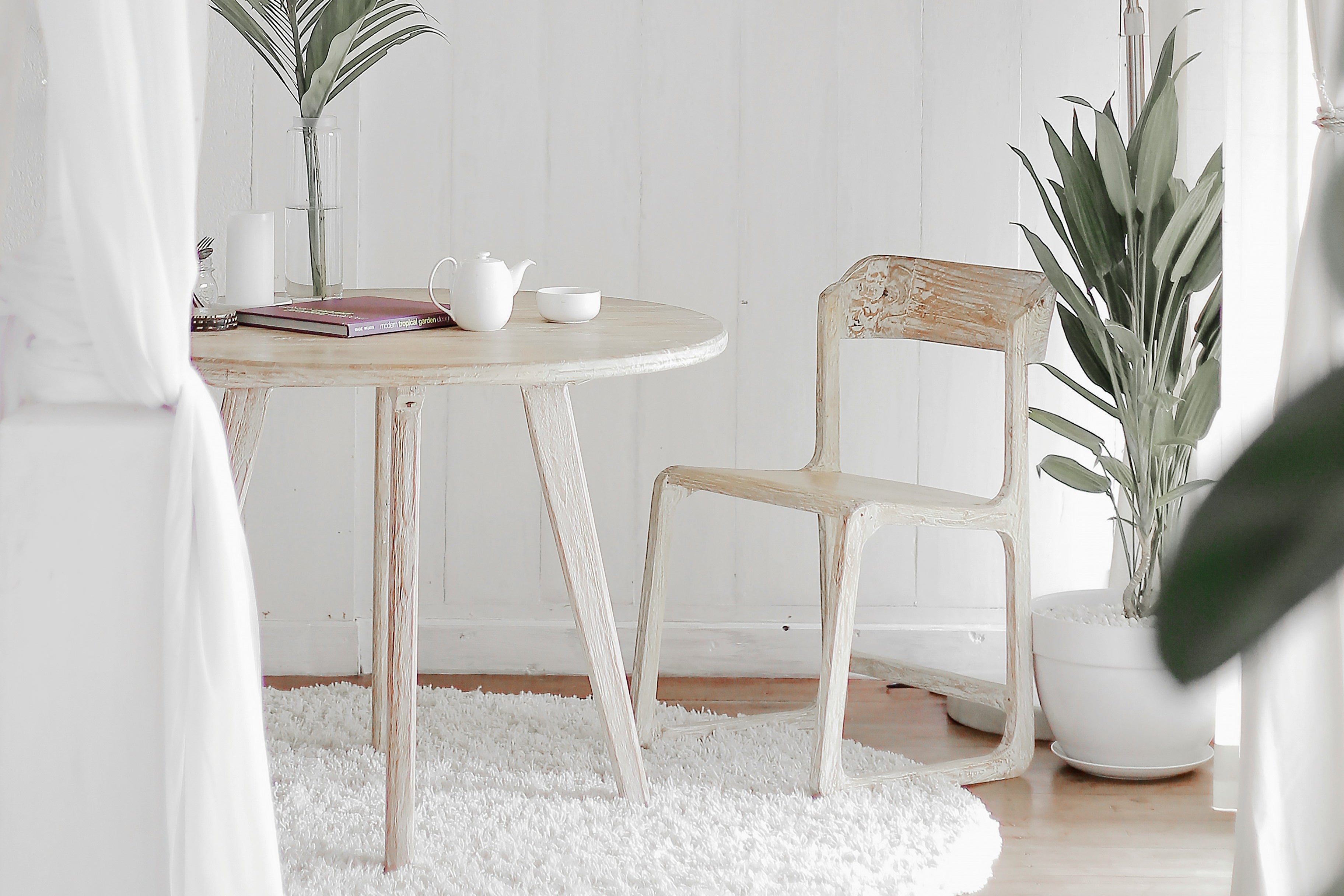 How Natural Cleaning Products Contribute to Indoor Air Quality-The Living Co.