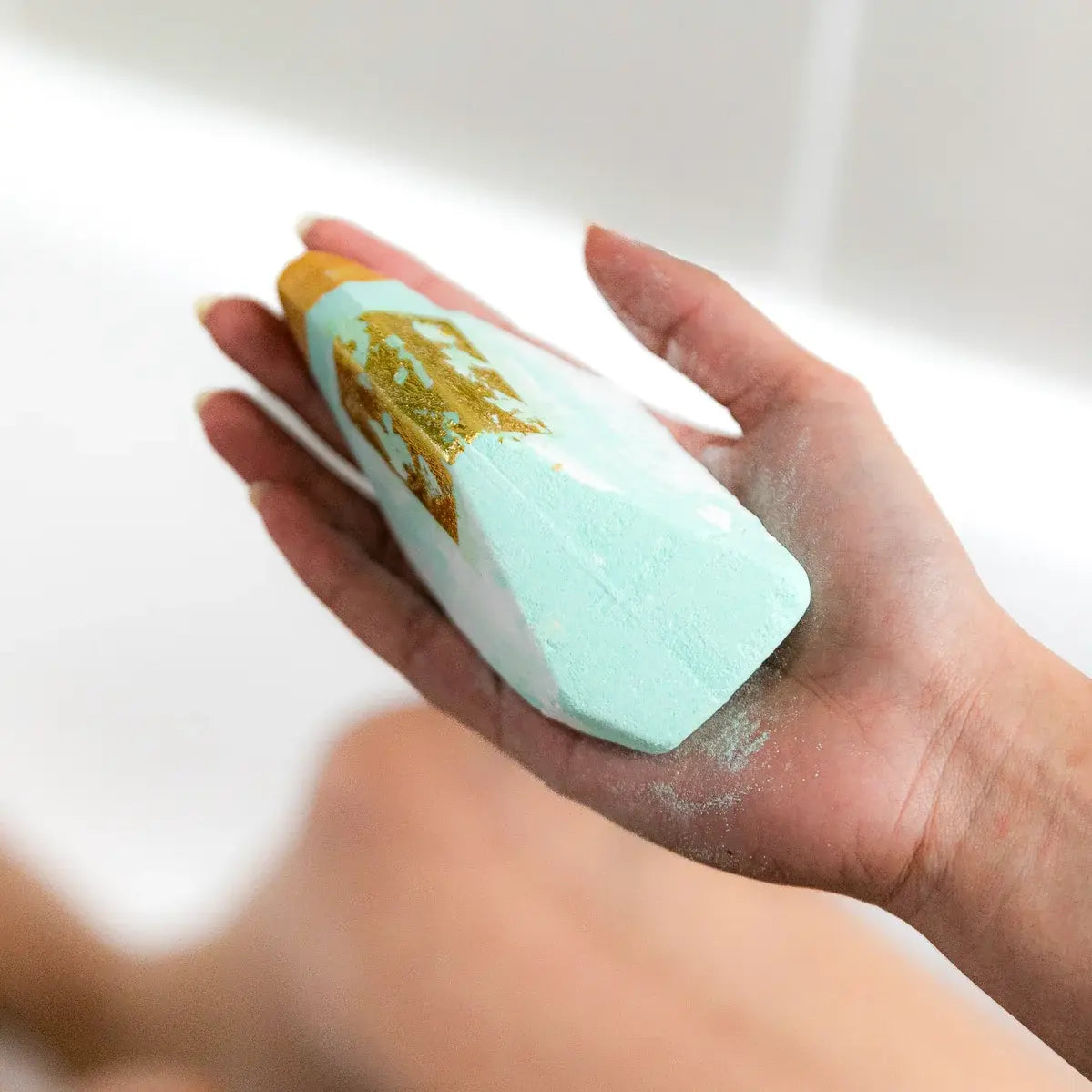 Summer Salt Body Aquamarine Bath Bomb | Lemongrass
