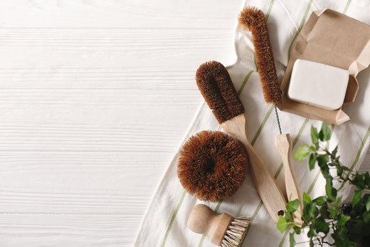 Reusable bamboo dish brush for sustainable cleaning solutions
